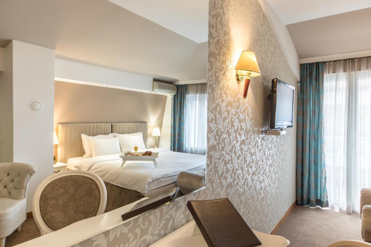 Garni Hotel President De Luxe Kragujevac Exterior foto