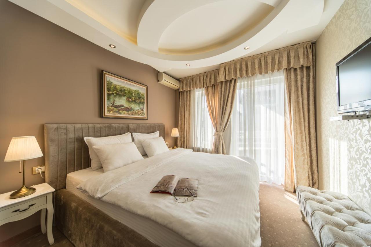 Garni Hotel President De Luxe Kragujevac Exterior foto