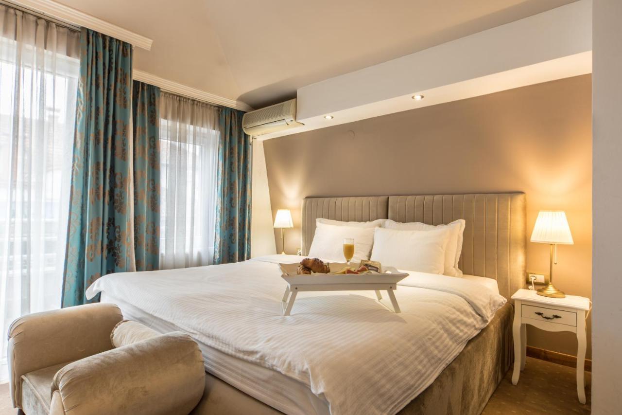 Garni Hotel President De Luxe Kragujevac Exterior foto